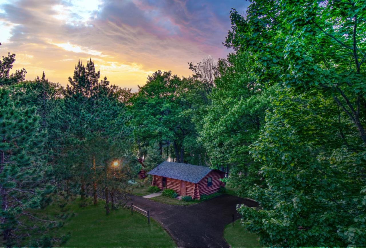 Edgewater Resort Iron Mountain Exterior foto